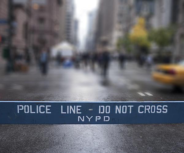 新抵达的移民在纽约犯下了一系列暴力行为