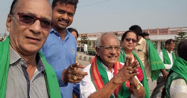 印度人民党和印度人民党领导人在竞选期间互相问候;晨行者惊讶