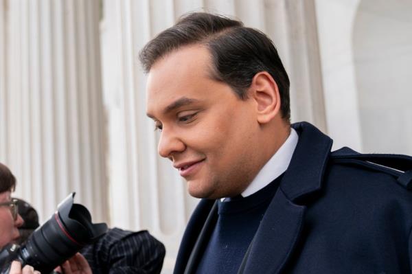 桑托斯被驱逐后，对其席位的争夺爆发了