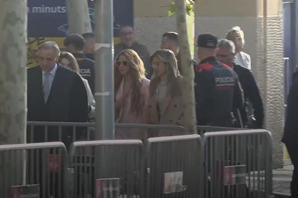 夏奇拉为了孩子与西班牙税务当局达成和解