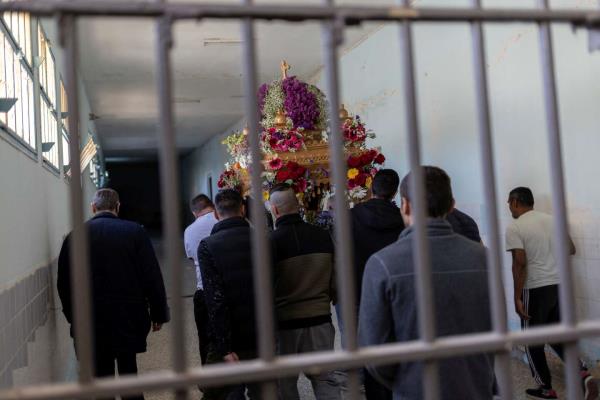 “在监狱里，当犯人处于最低谷时，宗教就会发挥作用”