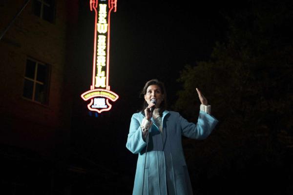 内华达州共和党人在混乱的初选和预选会议中投票