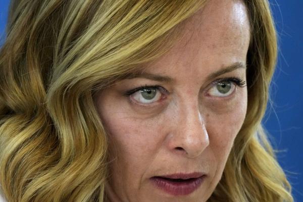 在意大利，乔治娅·梅洛尼对党内年轻成员发表的种族主义和反犹太言论做出反应