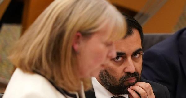 苏格兰政府在削减住房预算后被指责“背叛了每一个等待住房的家庭”