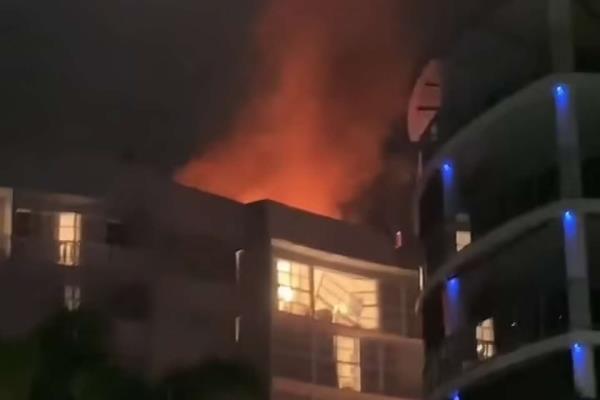 直升机撞上澳大利亚一家酒店屋顶，飞行员死亡