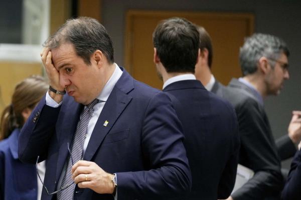 欧洲领导人试图平息农民的愤怒