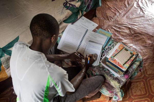 法国的新移民法为非洲学生设置了新的障碍