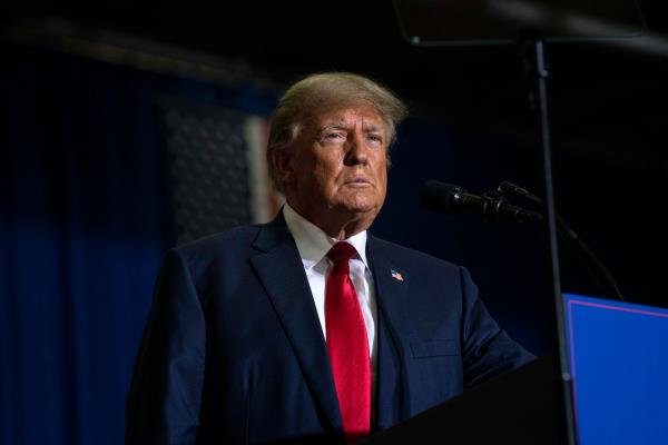 首席大法官罗伯茨暂时推迟公布特朗普的纳税记录