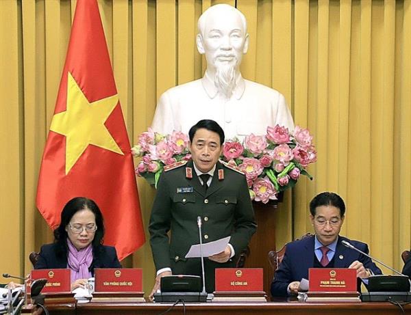 全国人大第六届会议通过的法律公布