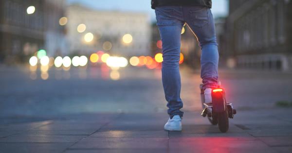 英国道路安全局敦促父母不要在圣诞节给孩子送电动滑板车