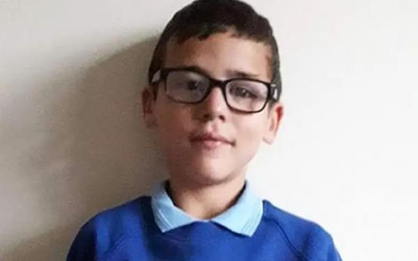 警方正在调查9岁的阿尔菲·斯蒂尔被谋杀前接到的999电话