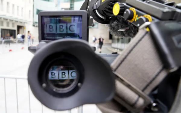 处于BBC主持人争议中心的年轻人称指控是“垃圾”——律师