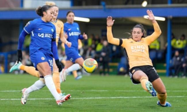 Lauren James lifts the ball in for her second and Chelsea’s fourth in the 5-2 win over Leicester