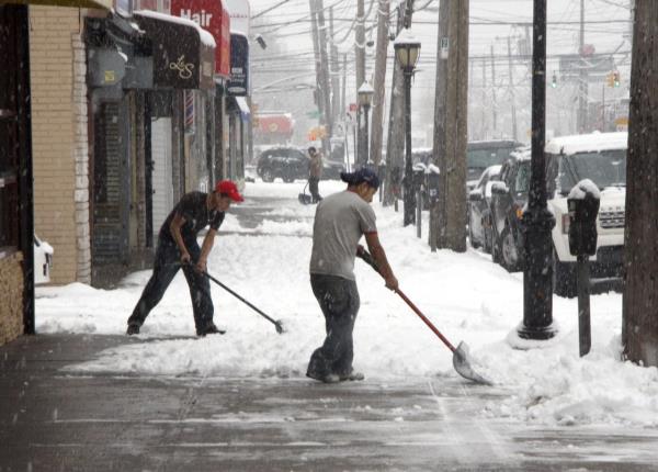 以下是如何避免在纽约下雪时被罚款的方法