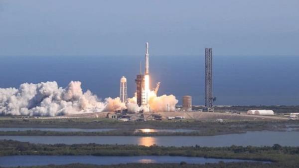 太空探索技术公司发射了美国宇航局的木卫二快船任务，探索木星冰冷的卫星木卫二上可能存在的生命