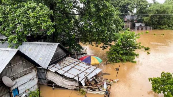 孟加拉国洪水：孟加拉国东南部发生特大洪水，至少52人死亡，该国部分地区仍有数百万人与外界隔绝