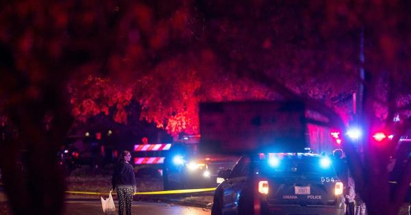 奥马哈一名警官在一年一度的万圣节街区派对上开枪打死司机