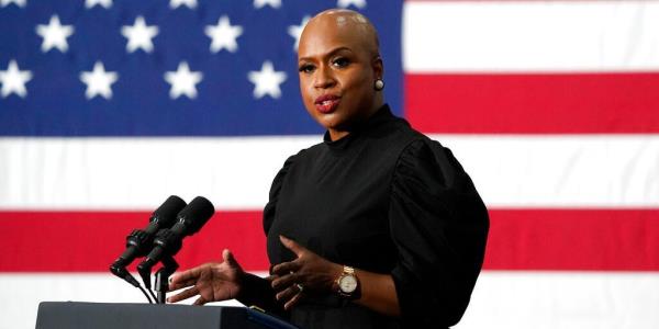 共和党众议员普雷斯利(Ayanna Pressley)说，共和党总统候选人拉马斯瓦米(Vivek Ramaswamy)并没有“在我心中占据任何位置”，此前拉马斯瓦米将她比作三k党的“现代大巫师”