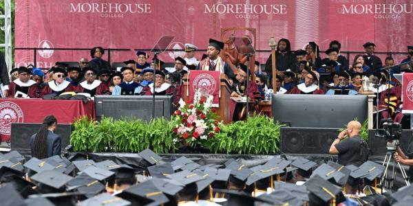 活动人士为近3000名HBCU学生免除了1000万美元的学生债务，并表示拜登可以为所有借款人做同样的事情