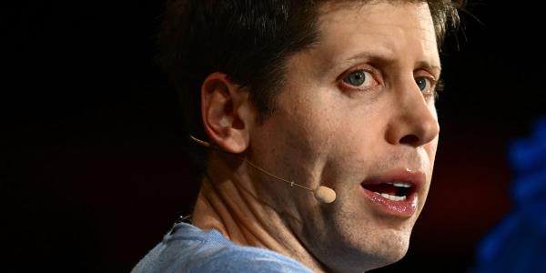 据报道，在首席执行官萨姆·奥特曼被解雇后，OpenAI的3名高级研究人员辞职