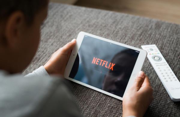 Netflix扭转了长期以来的局面，首次发布了收视数据