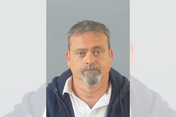 南安普顿恋童癖者用手机拍幼儿照片被抓