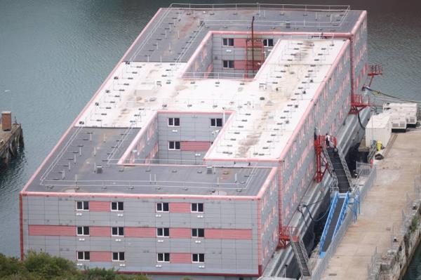 比比斯德哥尔摩：移民在驳船上的生活将会是什么样子