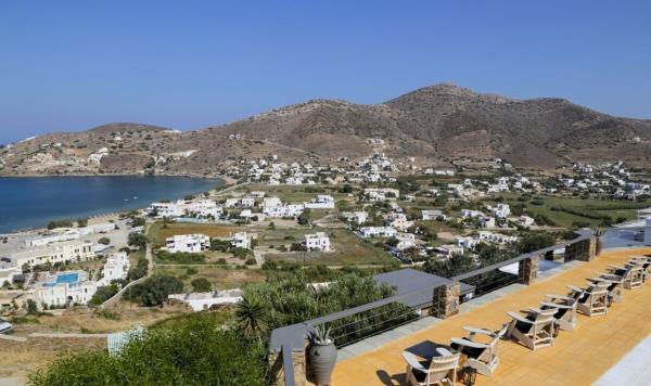 19岁的英国度假者在希腊旅游胜地“海滩上被强奸”