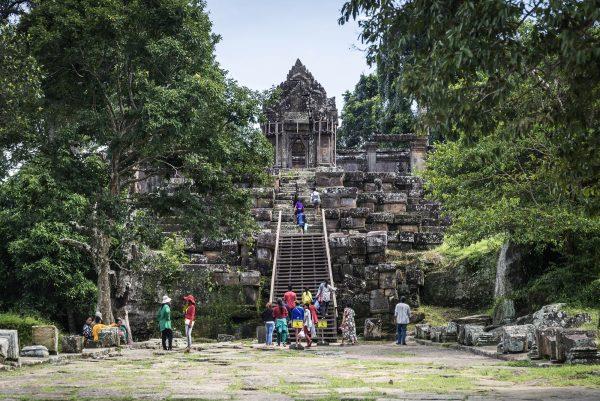 Thai MPs Urge Talks with Cambodia Over Access to Preah Vihear Thai MPs Urge Talks with Cambodia Over Access to Preah Vihear