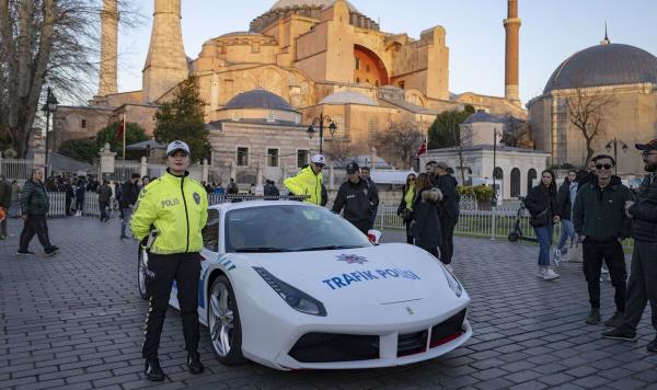 这个欧洲国家为其警察带来了价值300万英镑的法拉利和其他超级跑车