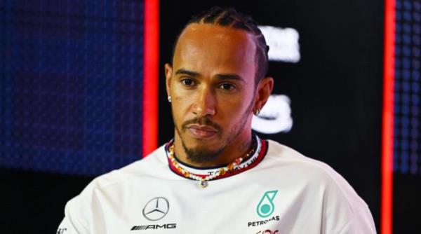 刘易斯·汉密尔顿在F1比赛前的时尚宣言