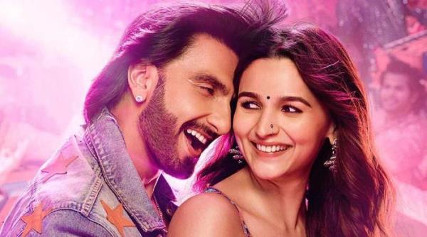 《Rocky Aur Rani Kii Prem Kahaani》在影院上映，粉丝称其为“卡兰·乔哈尔的最佳之作”