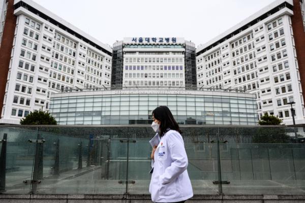 医生罢工持续，韩国向公立医院派遣军医
