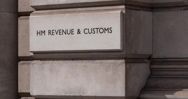 “耻辱!”英国税务海关总署宣布计划关闭电话线路6个月，议员们对此表示愤怒
