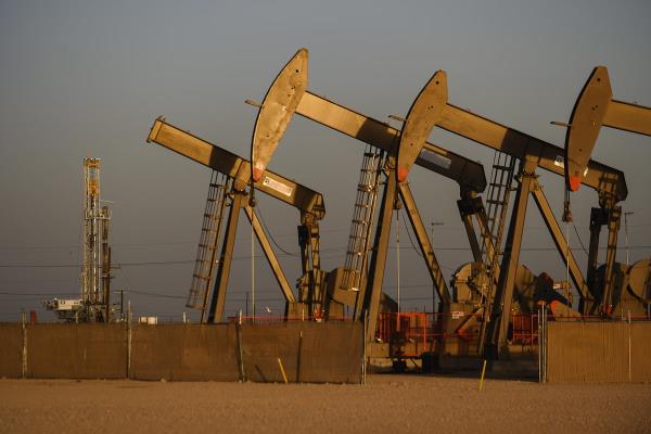 投资者组织表示，大型石油公司目前的低碳转型计划还不够好