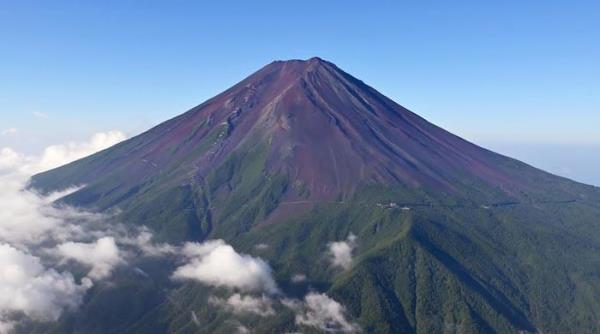 日本标志性的富士山依然没有下雪，打破了130年来的纪录