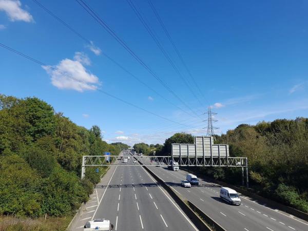 被告席上：M27被取消驾驶资格的司机在伊斯特利附近被捕