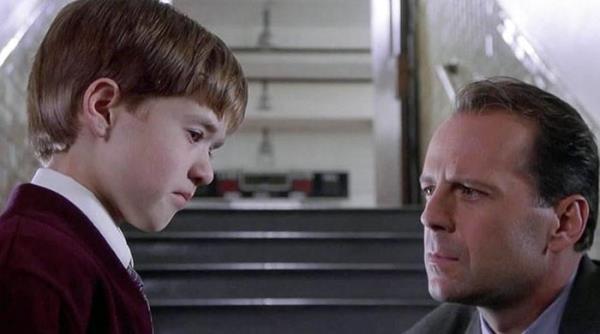 布鲁斯·威利斯(Bruce Willis)在《第六感》(The Sixth Sense)中的合作演员在电影成功后透露了他的态度