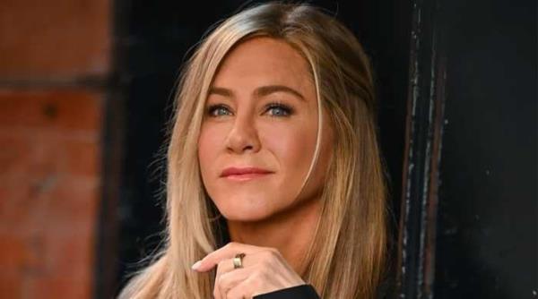 詹妮弗·安妮斯顿(Jennifer Aniston)透露了“F.R.I.E.N.D.S.”是如何实现的点燃了她对狗的爱