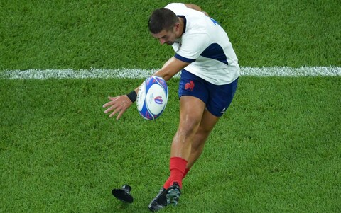 Thomas Ramos kicks and scores a penalty