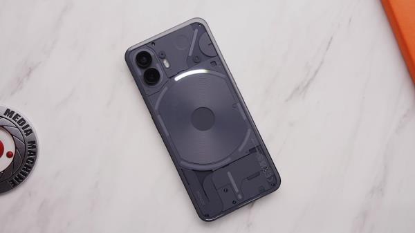 YouTube上没有透露手机2的设计，值得注意的字形界面升级包括优步，Zomato支持