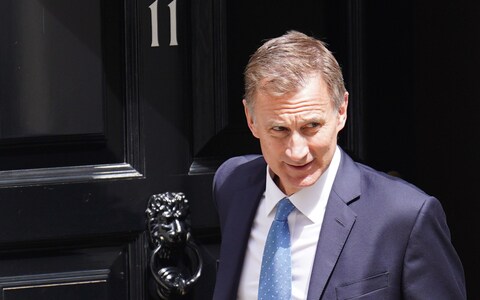 Jeremy Hunt seen leaving 11 Downing Street yesterday