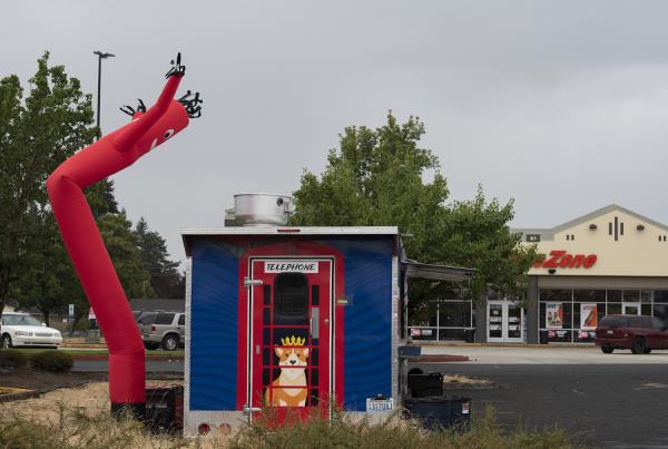 3辆餐车因交通费用纠纷离开希望生活教堂