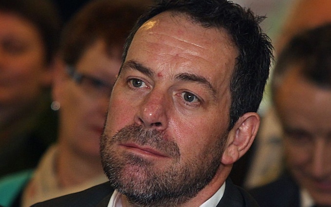 Lucy Letby医院的老板托尼？钱伯斯(Tony Chambers)带着100万英镑的退休金离职