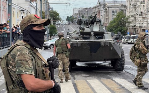 Wagner fighters on the streets of Rostov-on-Don, Russia, on Saturday