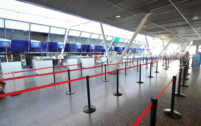 法国六个机场在“袭击威胁”后撤离