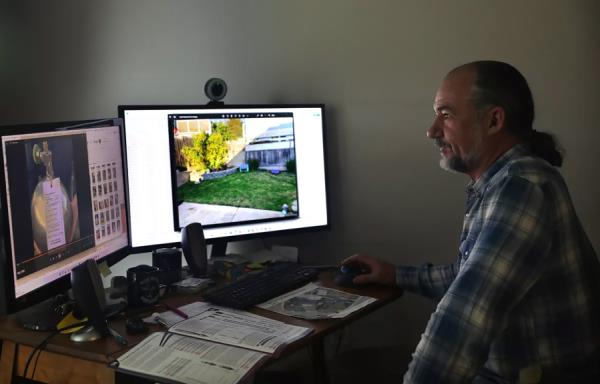 侦探们正在寻找克里斯汀·斯马特的尸体，这是一个经久不衰的谜团的最后一块