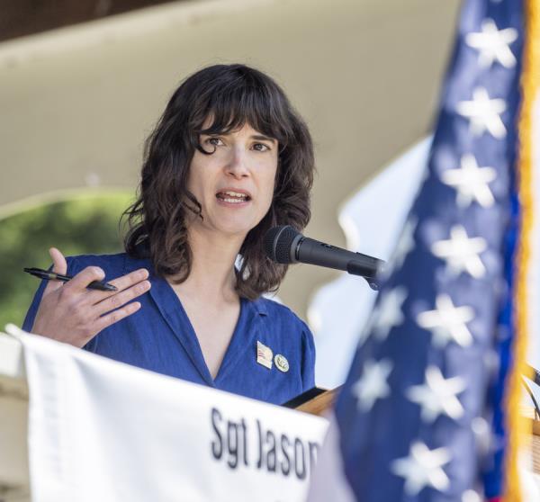 佩雷斯投票罢免众议院议长麦卡锡