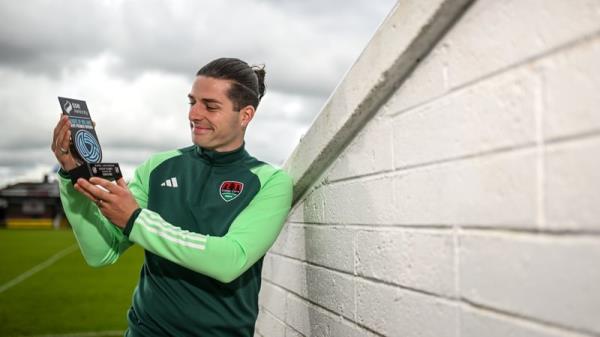 攻入5球的基廷赢得9月最佳球员