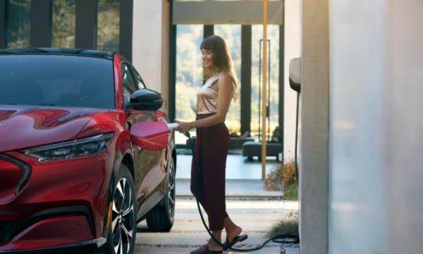 苹果和AAA合作伙伴将为iPhone用户提供卫星驱动的路边援助